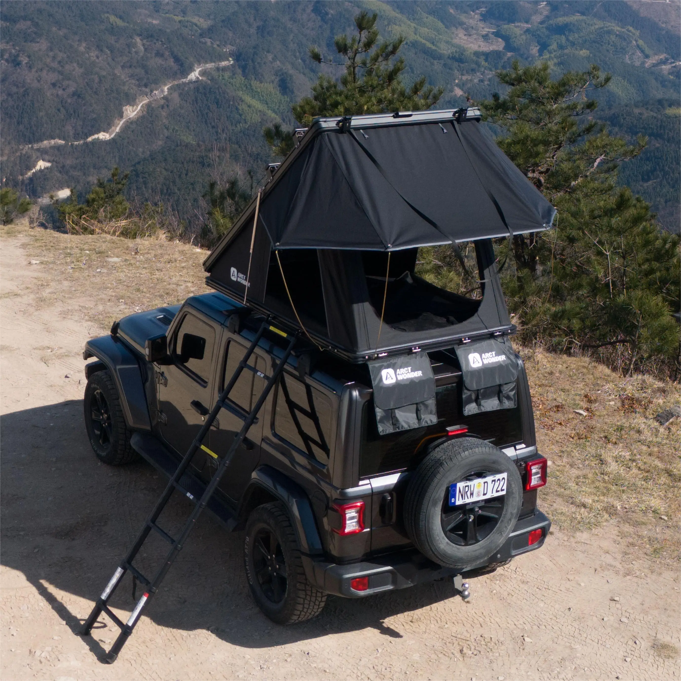 UV Resistant Waterproof 4 Person Roof Top Tent Car Rooftop Tent ABS Clamshell Hard Shell Top Roof Tent For 4x4 Camping