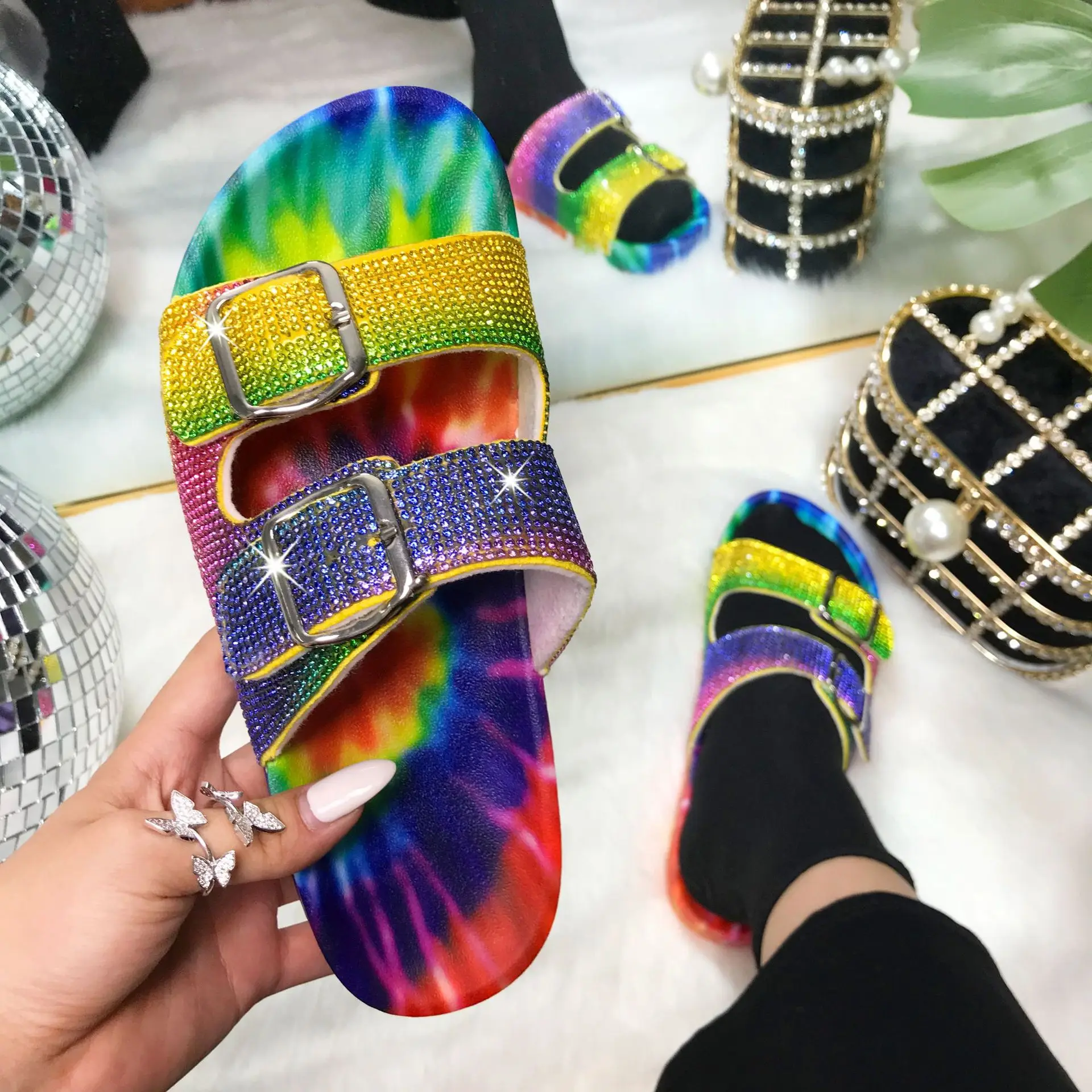 
2021 Hot sell fashion wholesale crystal women slides outdoor and indoor comfortable pvc sandals slides for women 