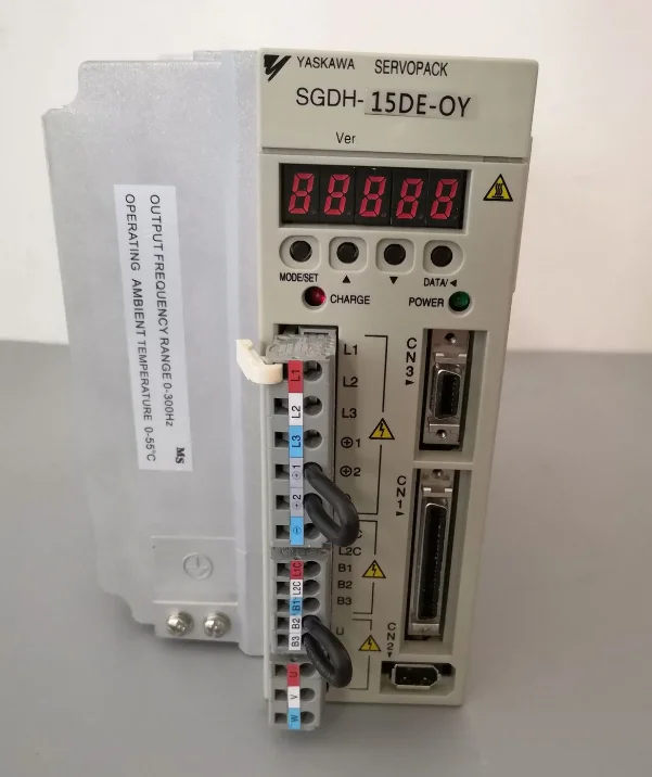 SGDH-15DE-0Y Ac сервопривод Yaskawa сделано в Японии для фар Orignal по