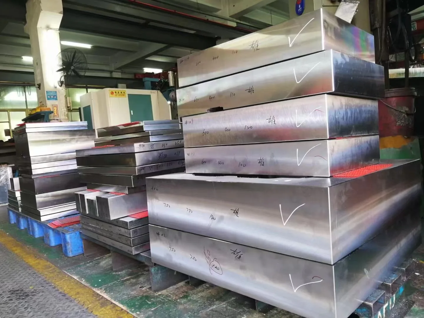 Plastic mold ISO stable quality 1.2311 P20 P20H 1211H 2312H  plastic mould base rolling plastic mould steel