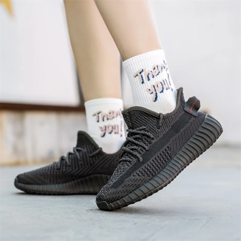  Топ 1:1 качество кроссовки Yeezy350 V2 из мультфильма «холодное сердце работает оригинальный логотип на каждый день спортивные шнурки для бегунов Yeezy 350 v2 углерода шлак перчатки