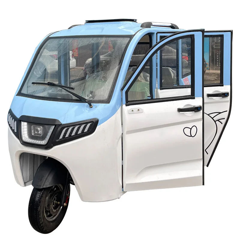 Mini Eco-Friendly 60v Electric Auto Rickshaw Tricycles Closed Body Type