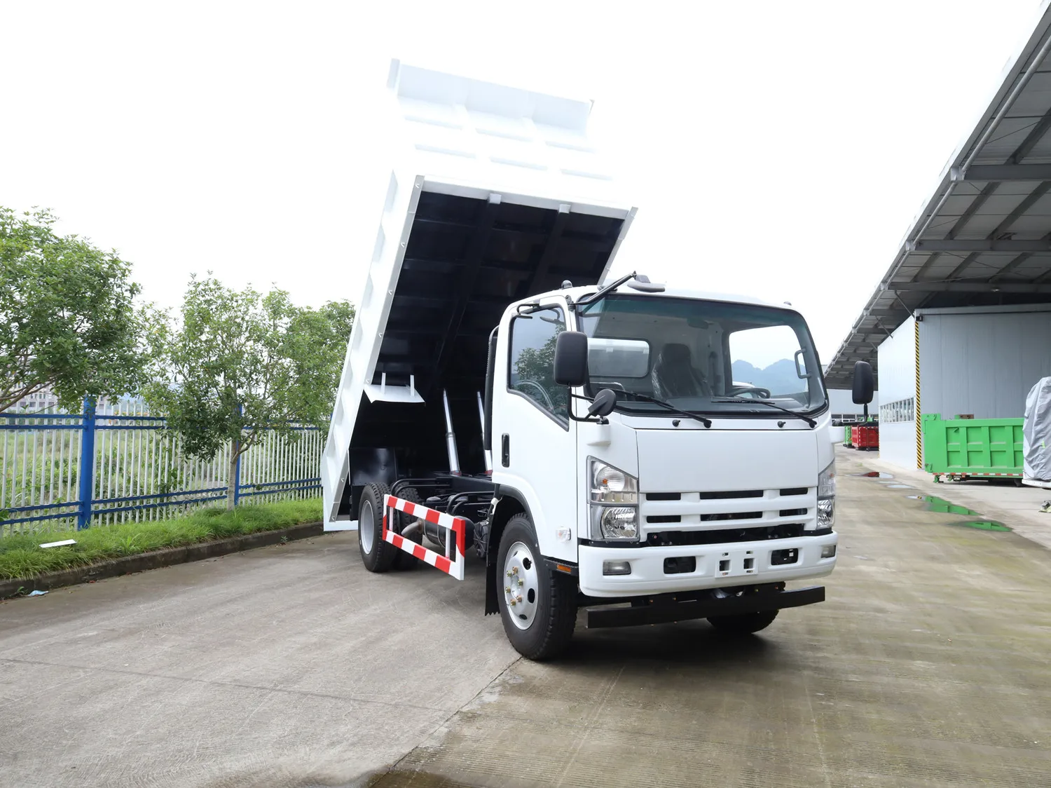 New Isuzu Dump Truck with 4HK Engine 4 to 7 Tons Tipper Truck Medium Duty Truck for Sale