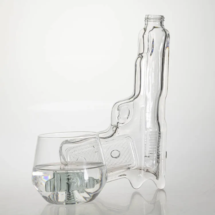 Wholesale Gun Shaped Pistol Gun Shaped Empty Luxury Wine Bottle Glass Wine Bottle  For Tequila Brandy Liquor