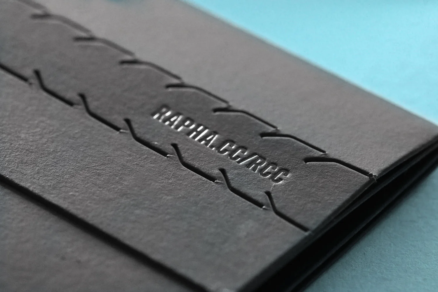 Custom Logo Hot Stamping UV Hot Sale Black Vip Credit Card Membership Free Gift Card Box Envelope tear envelope gift box mailer