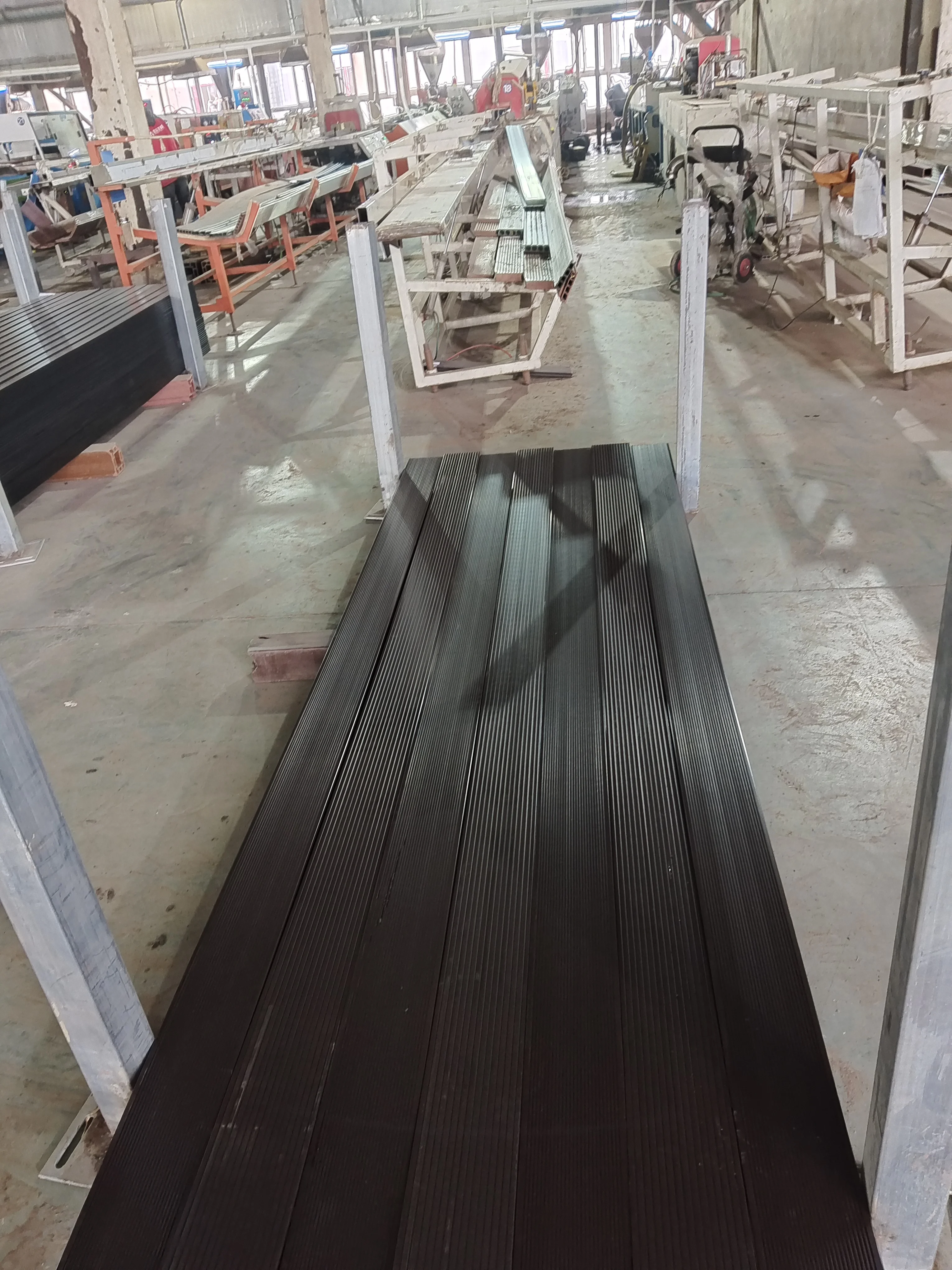 2023 hot selling Composite plastic eco-friendly endurable  outdoor coextrusion wpc decking