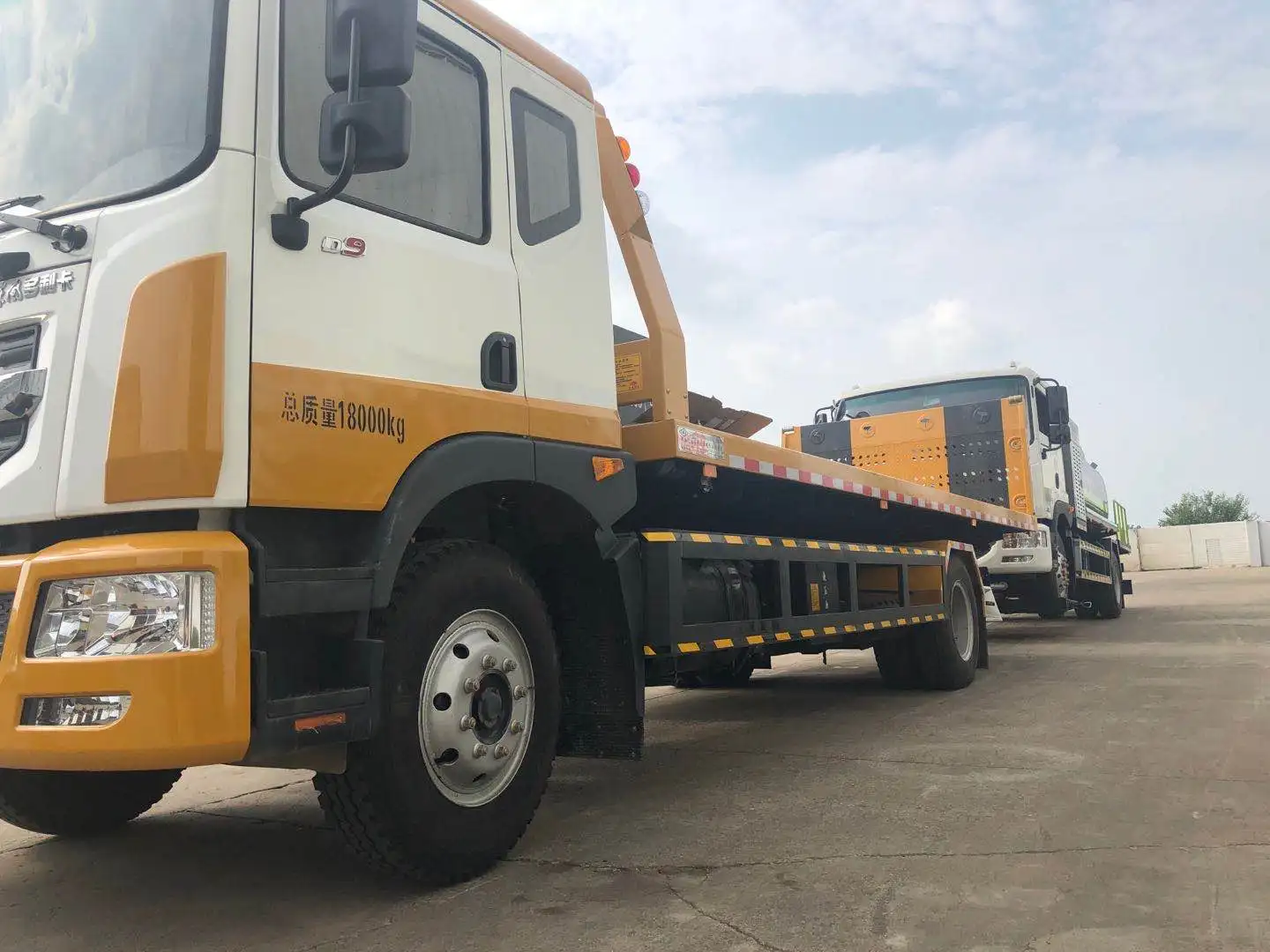 High performance new 12 ton 6 wheel electrically hydraulic control left steering crane lift car crane tow wrecker truck