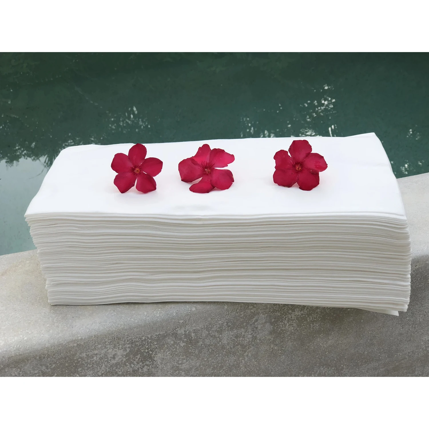Disposable hair towel wash bath thick wipe shop disposable paper towel Hot-selling non-woven disposable foot towels hotels