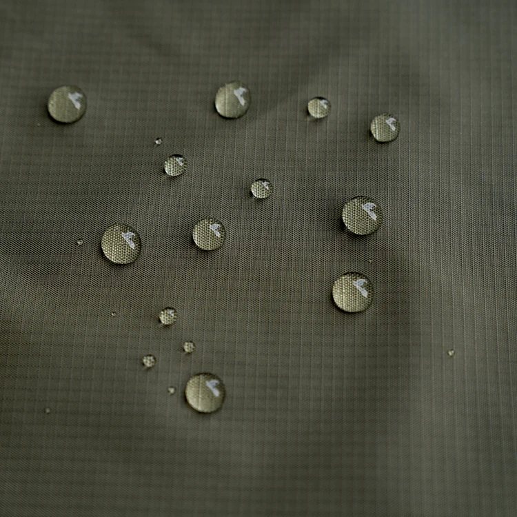 Водоотталкивающая текстурированная ткань, окрашенная в сетку, Рипстоп, обычная тканая 100% нейлоновая ткань для одежды