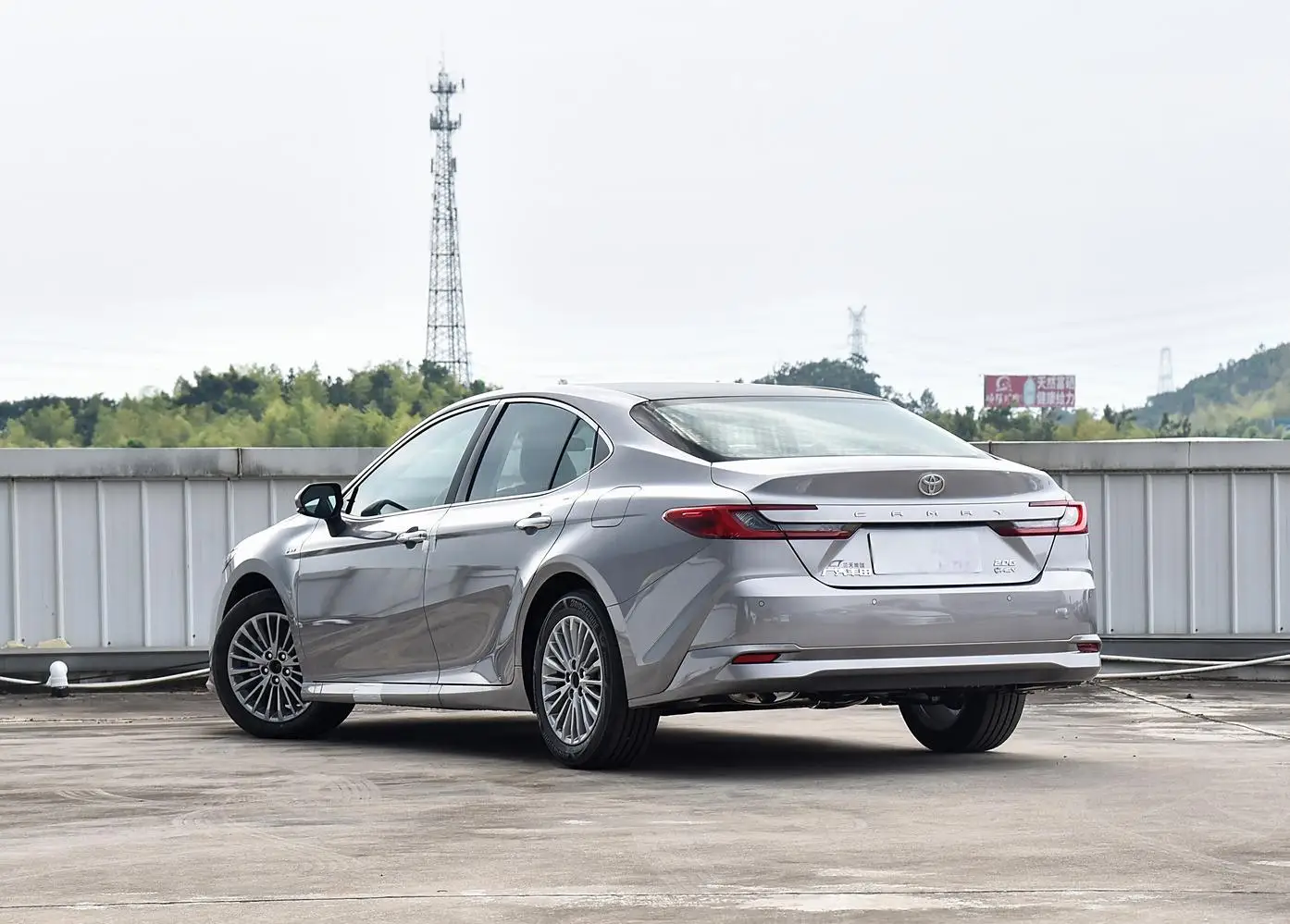 2022-2024 For Toyota Camry Hybrid New Energy Vehicle Low Price Sedan Cheap Second Hand Car from China Price New Used Car