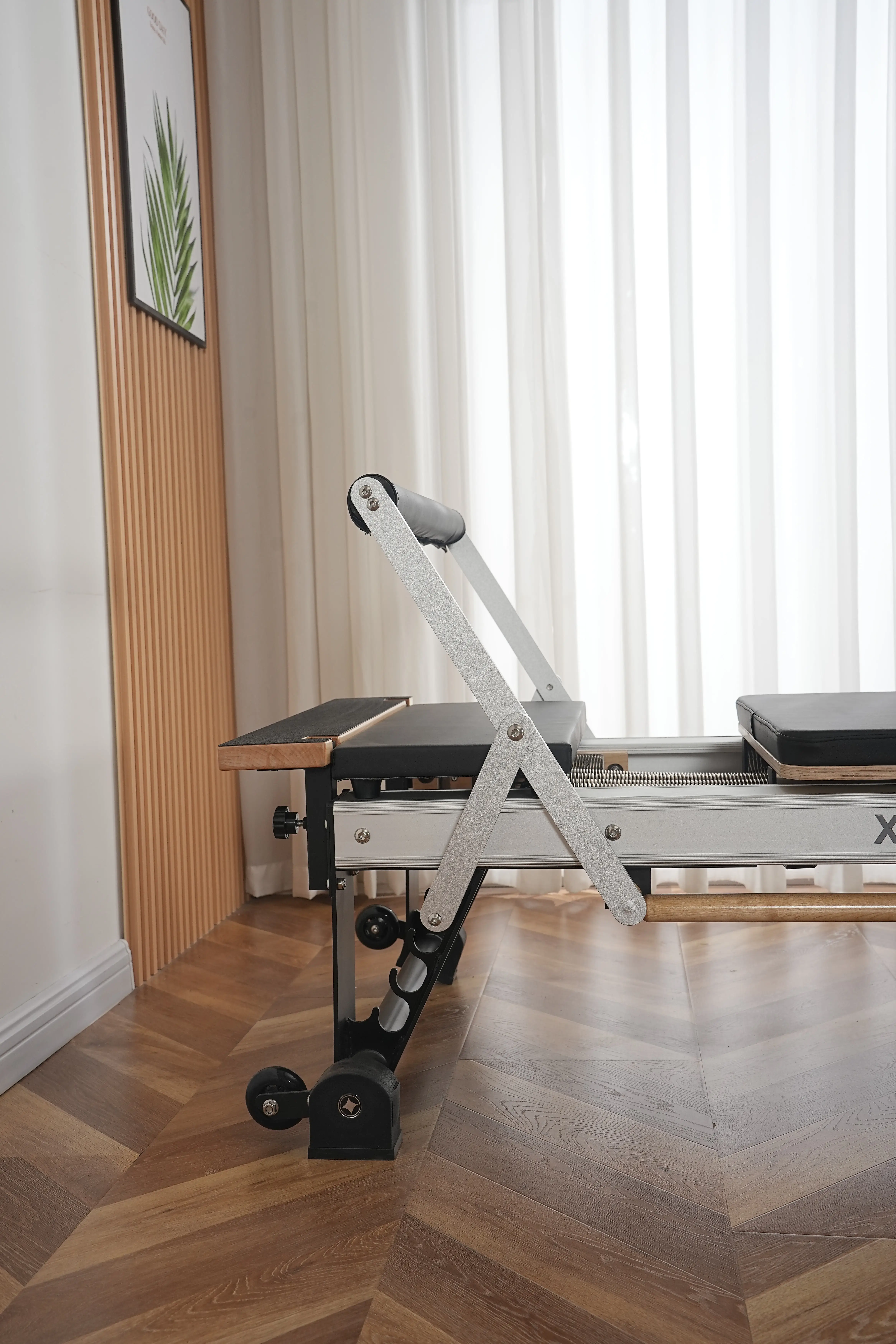 Professional Chinese Pilates Reformer Body Shaping Machine with Pilates Training Bed Frame Yoga Equipment