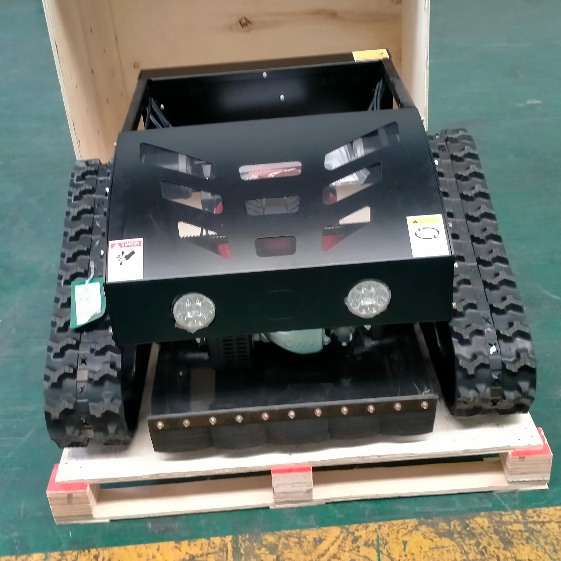 Fully automatic self propelled crawler lawn mower remote control robot zero turn lawn mowers for grass cutting