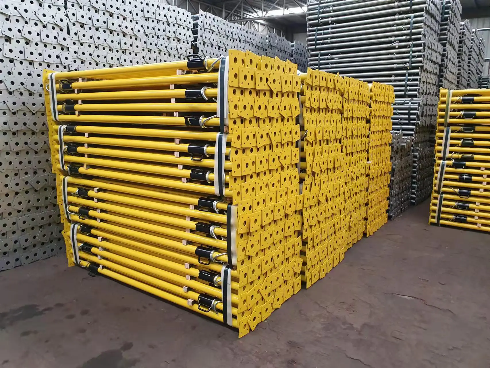 Painted scaffolding Jack Post construction adjustable shoring Jack Shoring