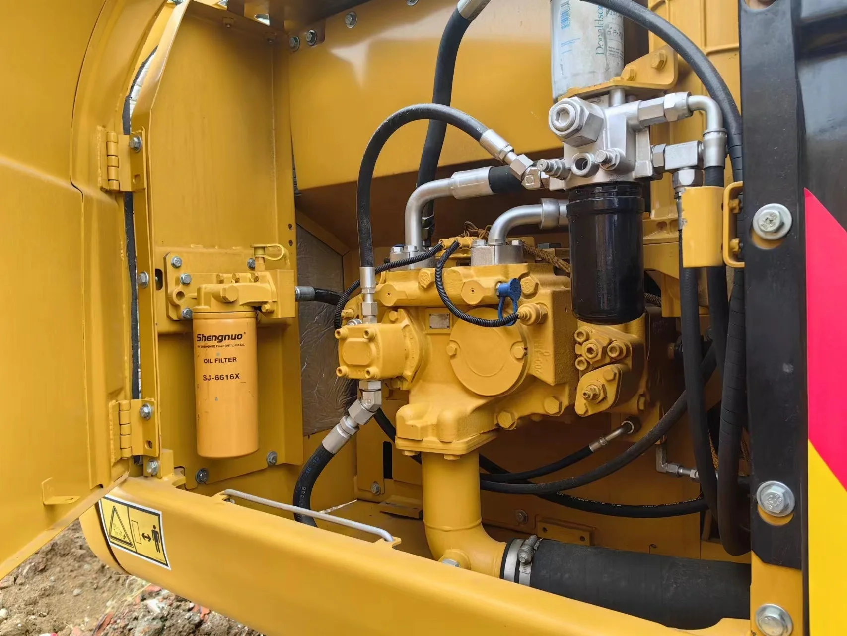 Used Machinery CAT 320D2 Japan Caterpillar Brand Used Crawler Hydraulic Excavator 20ton CAT320d2 for sale