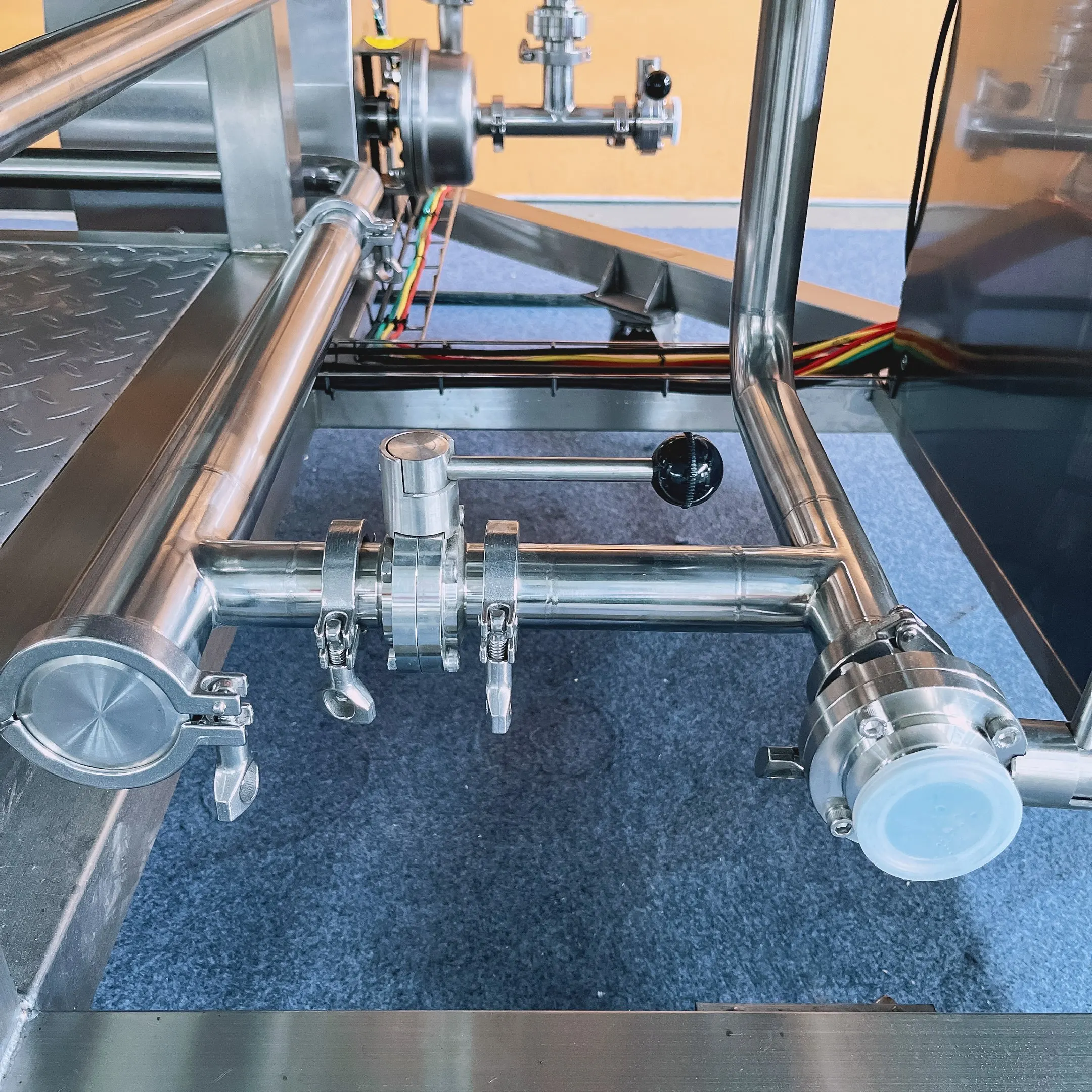 Customized Micro Brewery Beer Brewing Plant For Public House Brewhouse System Craft Brewery Equipment Beer Brewing Equipment