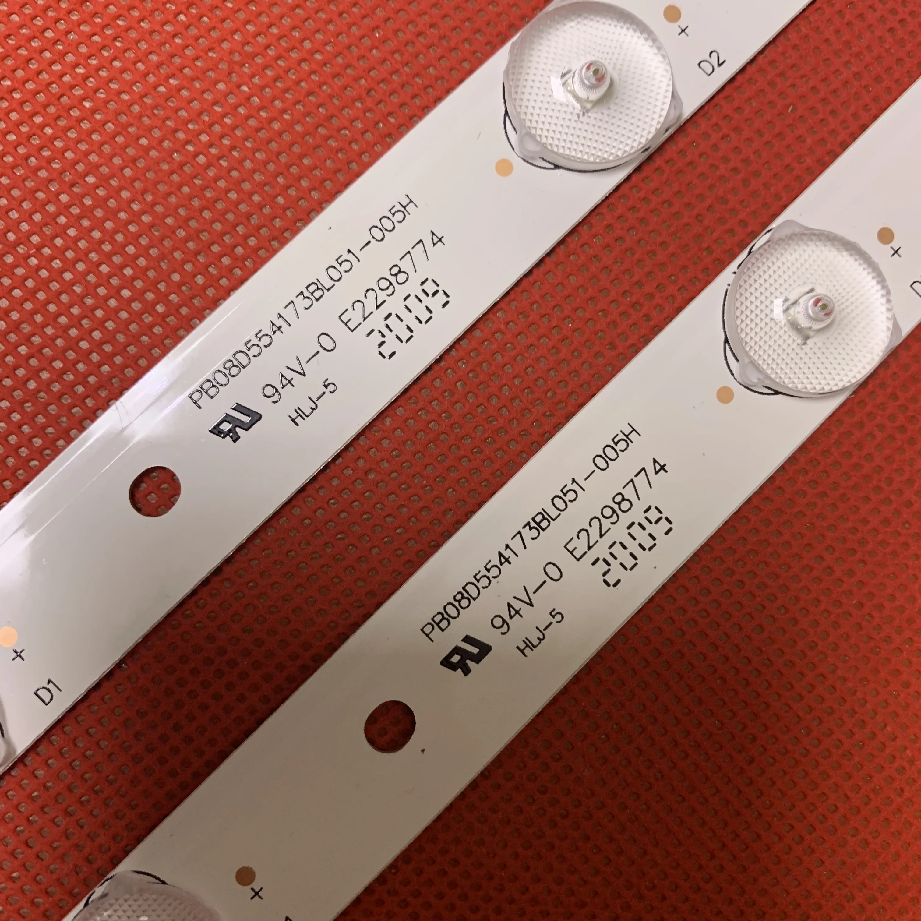 ZR-253  LED Backlight Strip JL.D32061330-004AS-M LED Bar Use for MICROMAX 32' LVW320CSDX TV 2pcs/set