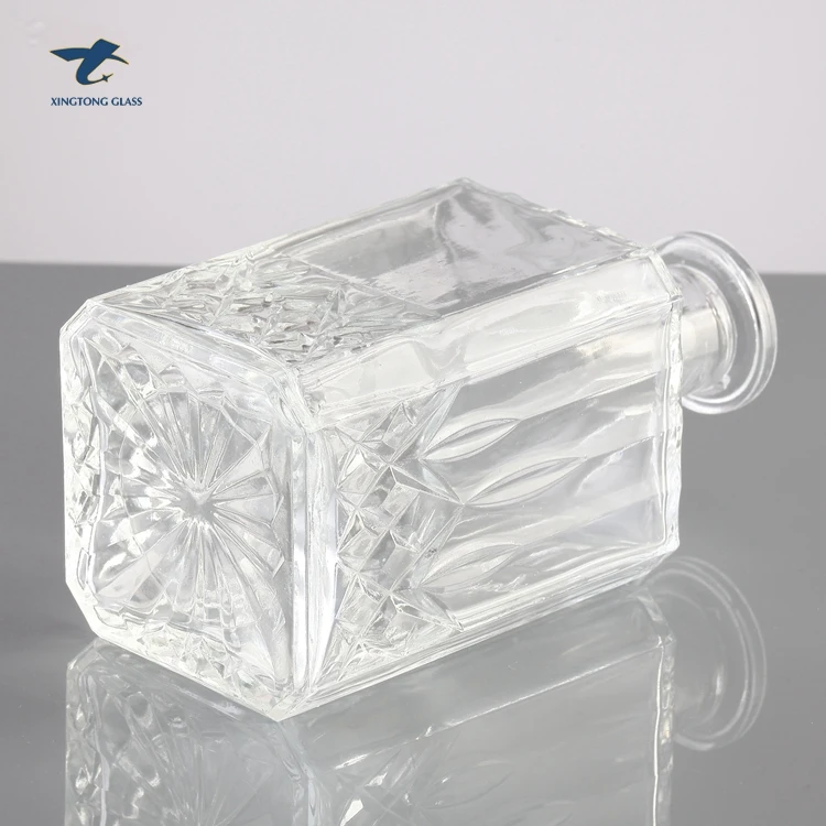 Custom bottle 500ml 750ml empty custom fancy wine glass bottle for whisky