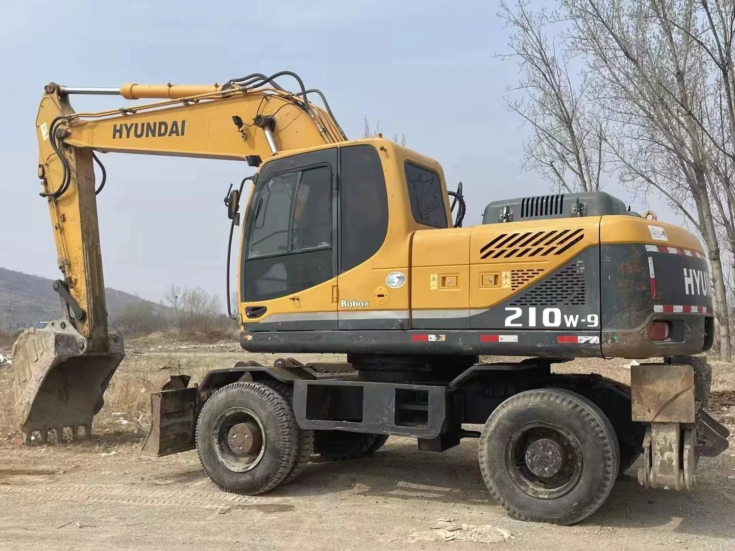 Колесный экскаватор Hyundai 210W-9 хорошего качества 21-тонный использованный 210 hyundai для дешевой продажи