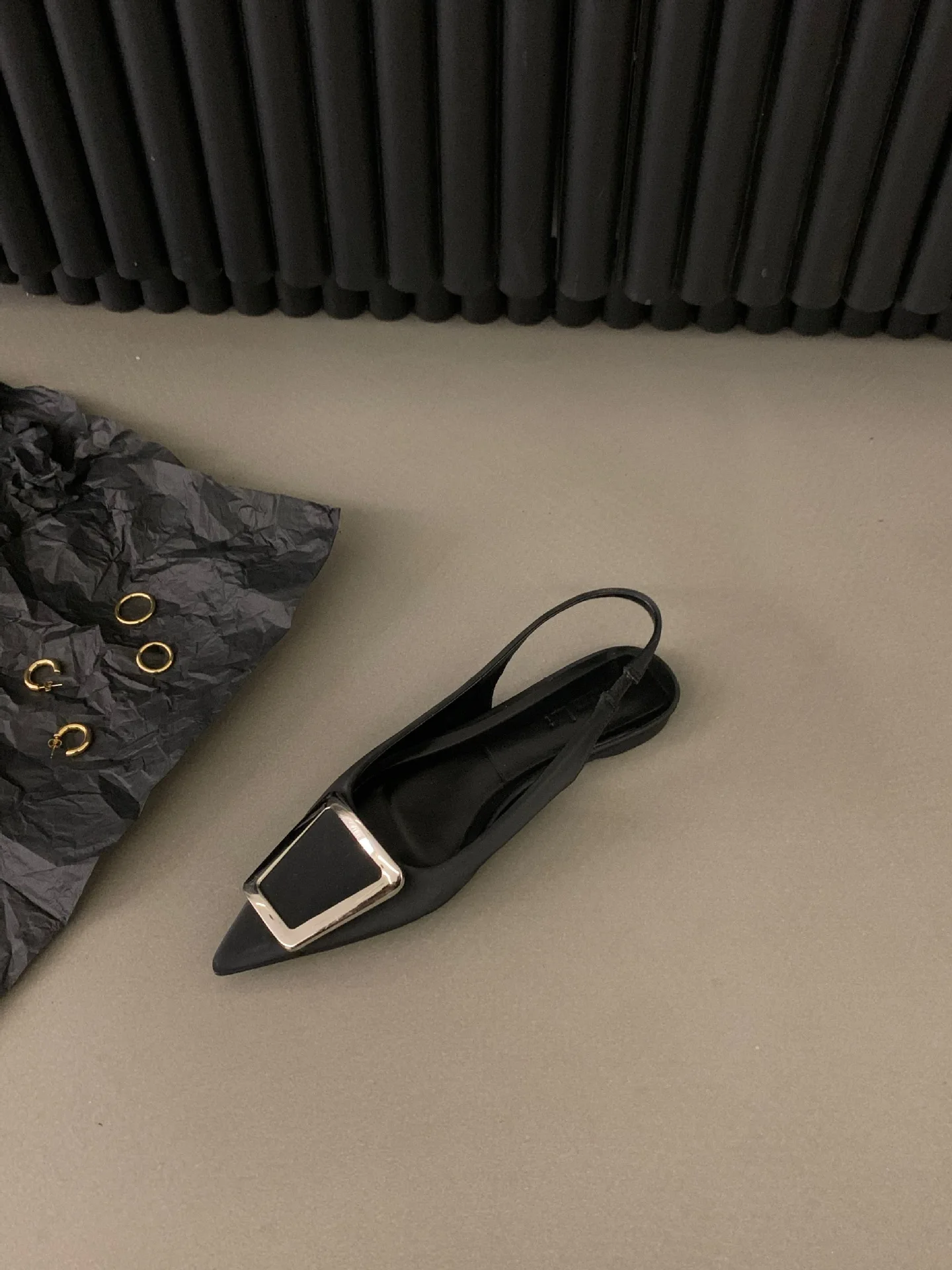 QuiteS French Flat Black Sandals Ladies Sandals New Design Latest Spring Pointy Rhinestone Temperament Single Shoes