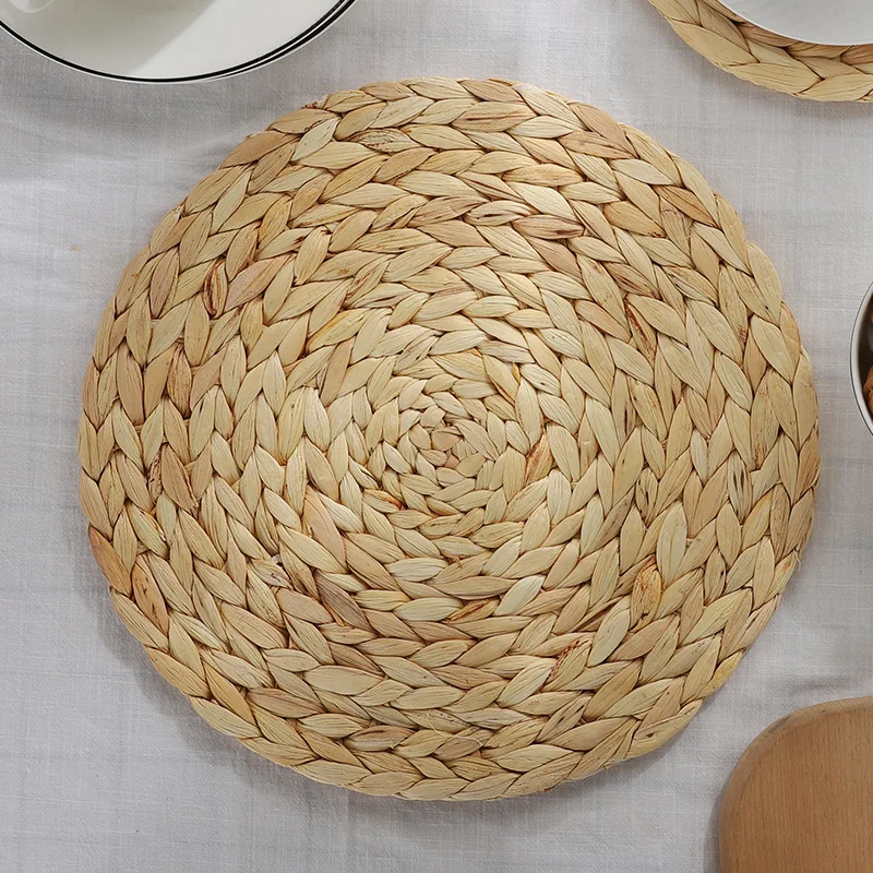 Handmade Round Woven Placemats Natural Hyacinth Wicker Heat Resistant Placemats