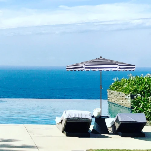 Outdoor Patio Umbrella 9-Feet Flap Market Table Umbrella 8 Sturdy Ribs with Push Button Tilt and Crank, blue/white with Flap