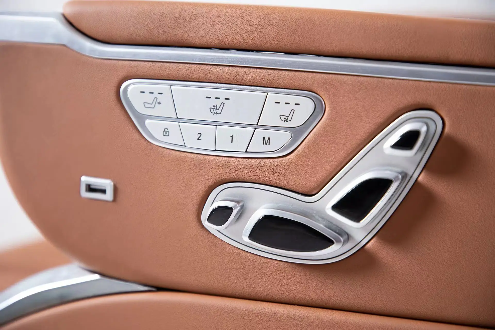 Luxury seats Single Electric MPV Auto Seat for Toyota Innova Ventilated Leather Reclining Massage Parts Model Vito