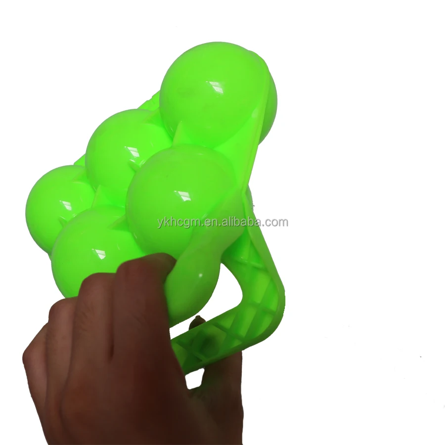 Winter game kids toy snowball clip fights game quick flexible simple five-ball snow ball maker