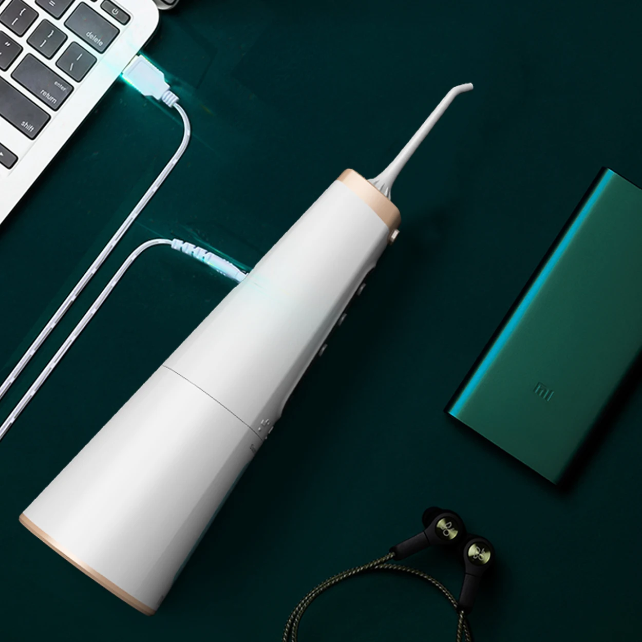 2024 New Arrival Free Sample Compact Water Floss with 2500mAh Long Lasting Battery 100% ipx7 Waterproof Design