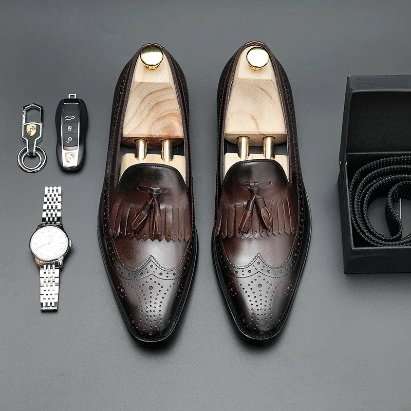 Туфли мужские кожаные без застежек заостренный носок бахрома лоферы боллок резной узор повседневная обувь для