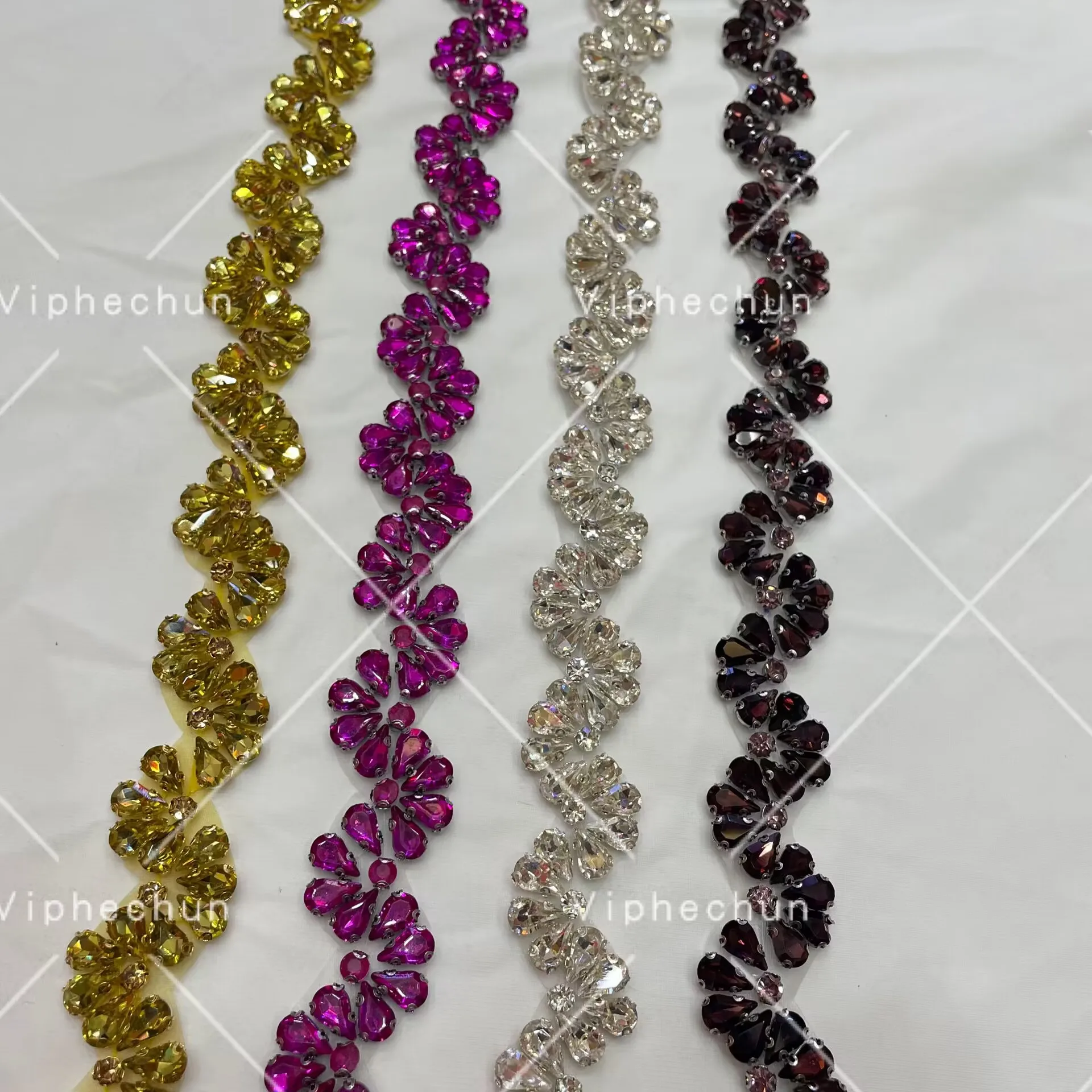 Beautiful pattern wholesale crystal rhinestone chain trimming