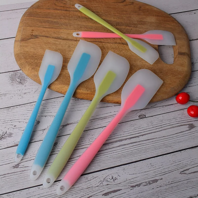 Small All-In-One Silicone Scraper Integrated Butter and Cake Cream Spatula Baking & Pastry Tool for Dough Usage