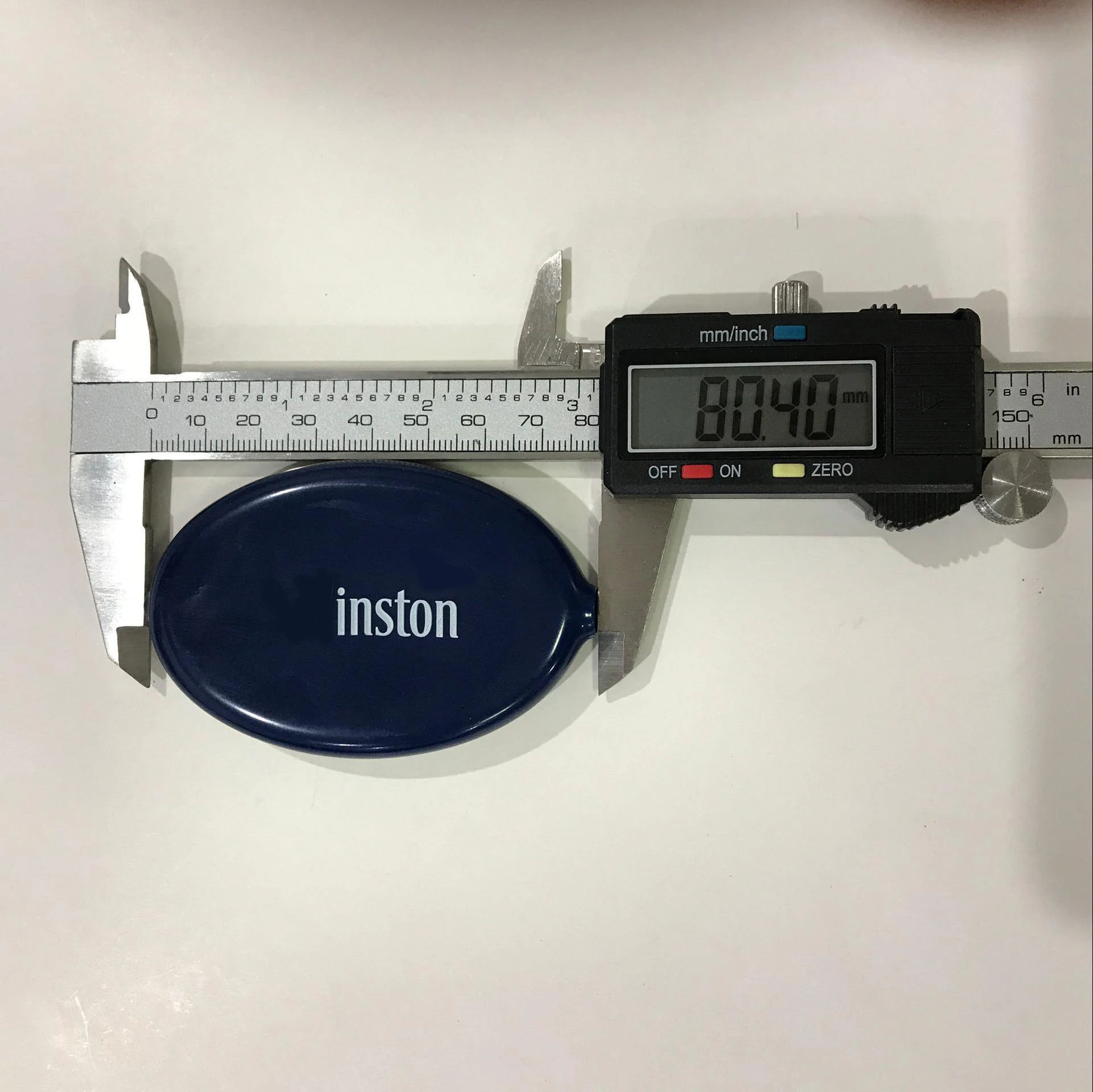 Custom Logo Japan Oval Shape Silicone Rubber Squeeze Coin Case pouch plastic PVC Coin Purse Coin Wallet With keychain