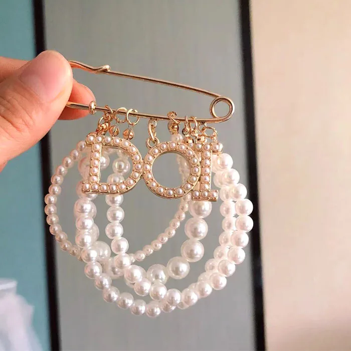 Can Custom  Greek Sorority Club Symbol Letter Pearl Brooches DOI Pin Letter Brooch