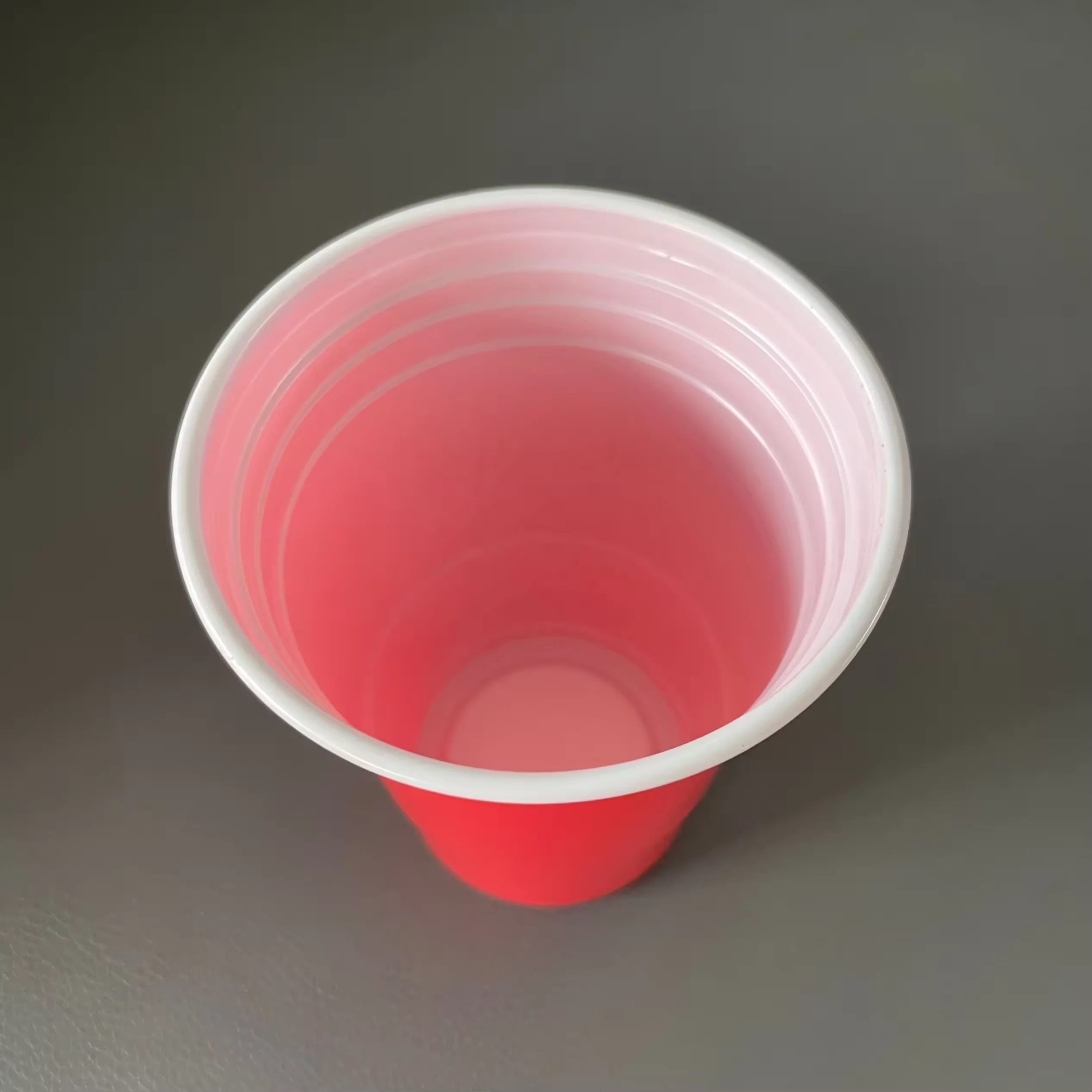 Sturdy and Recyclable Red Blue Plastic  Beer Pong Cups for Disposable Party Cup Or Toss Beer Pong Game