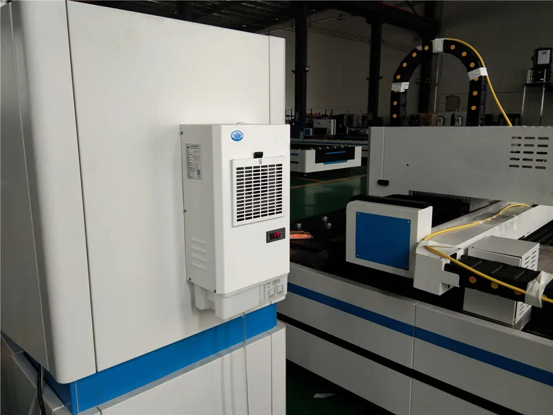 Economical 1000w Fiber Laser Cutting Machine For Metal Sheet