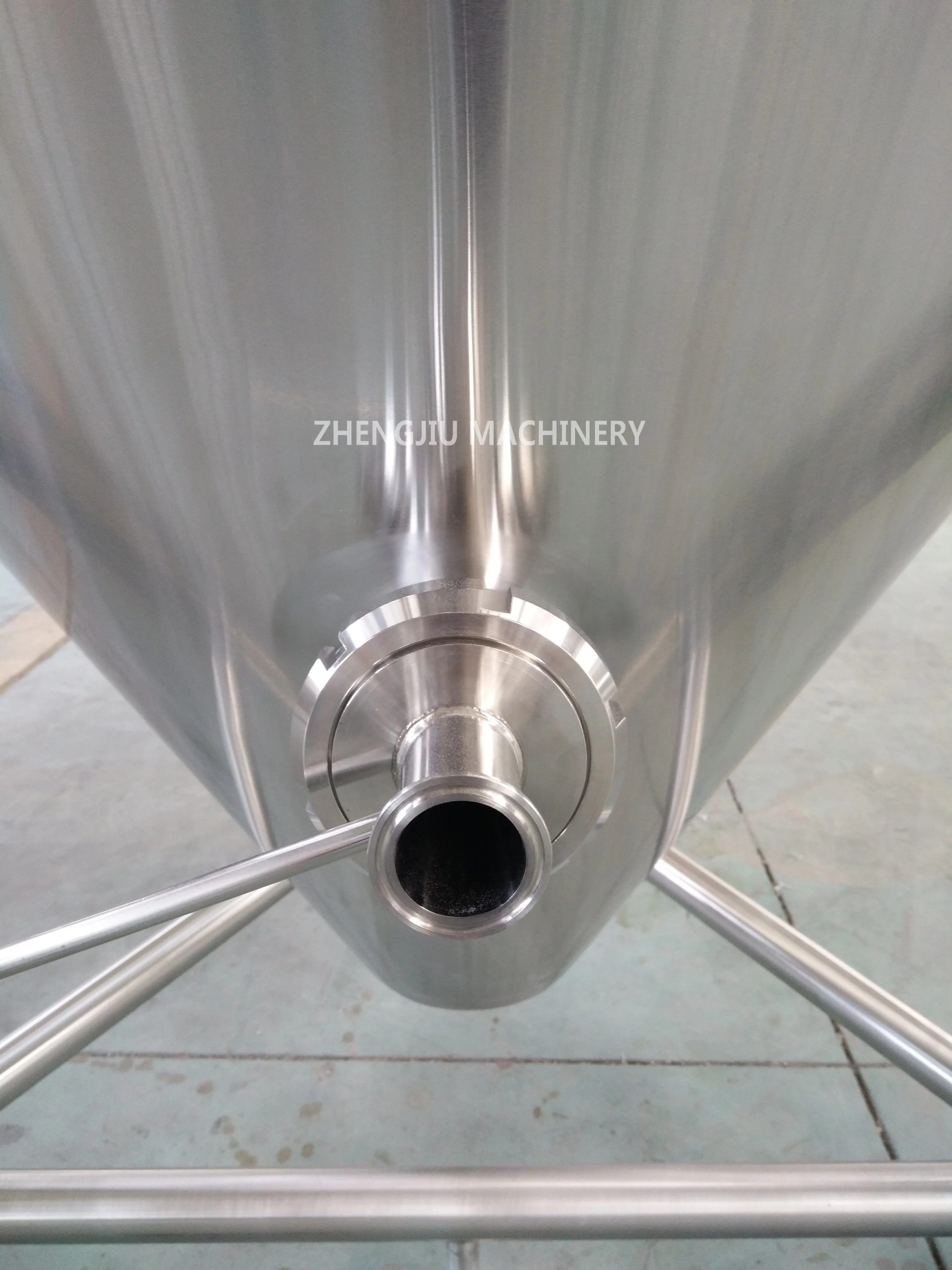 Beer brewing fermenting equipment