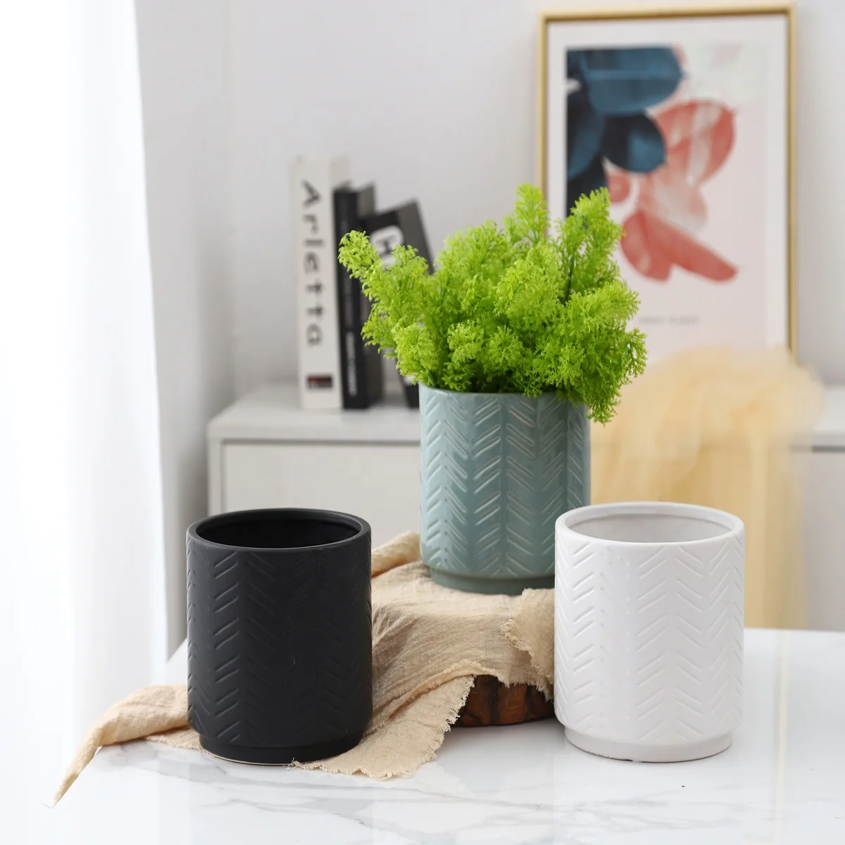 Nordic Style Ceramic Glazed Bud Vase Modern Luxury Flower Vase for Home Hotel Decor Vintage Design Inspired by Chinese Style