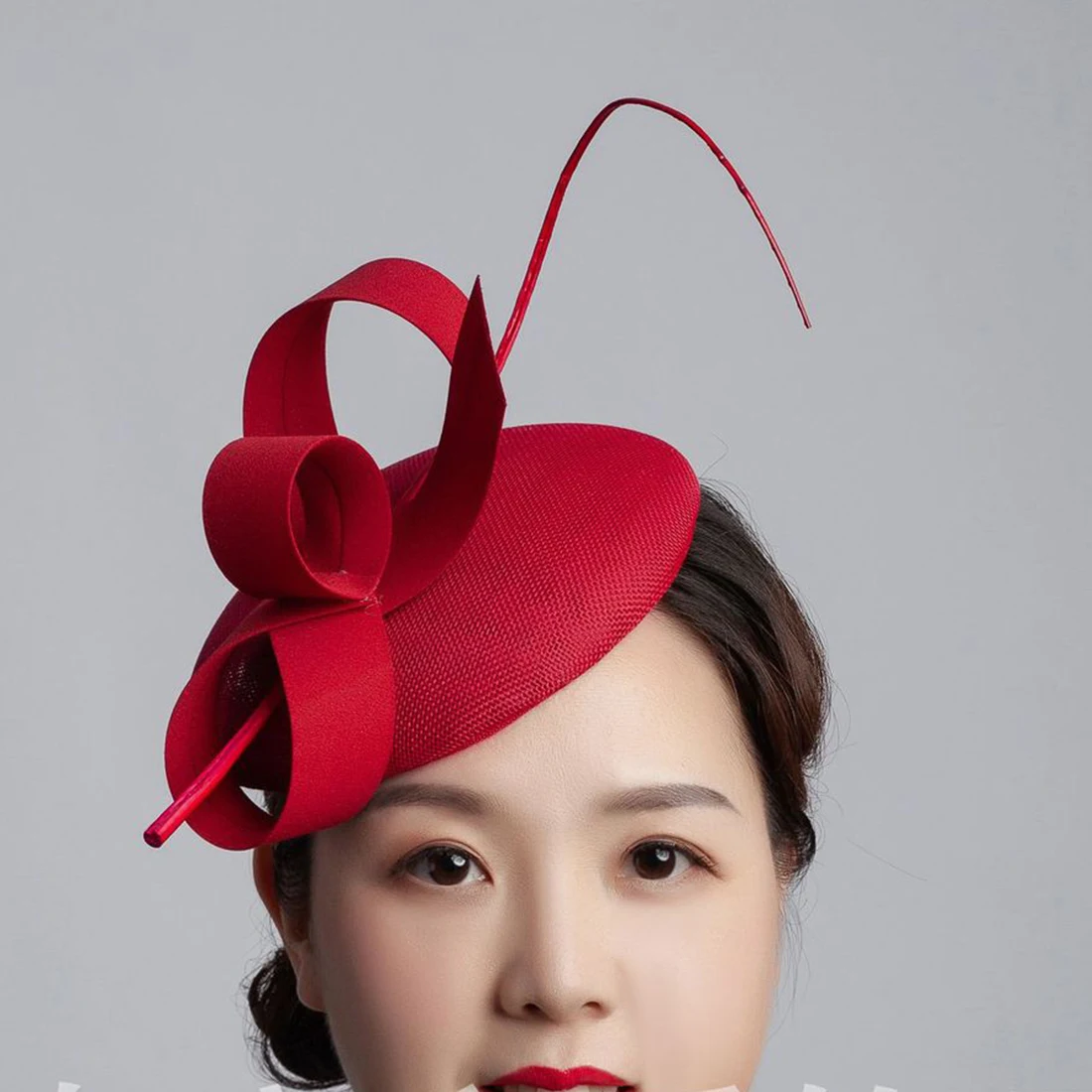 Головной убор для невесты ручной работы, свадебная шляпа с перьями для коктейлей, вечеринок, церкви, Дерби, Вуалетка