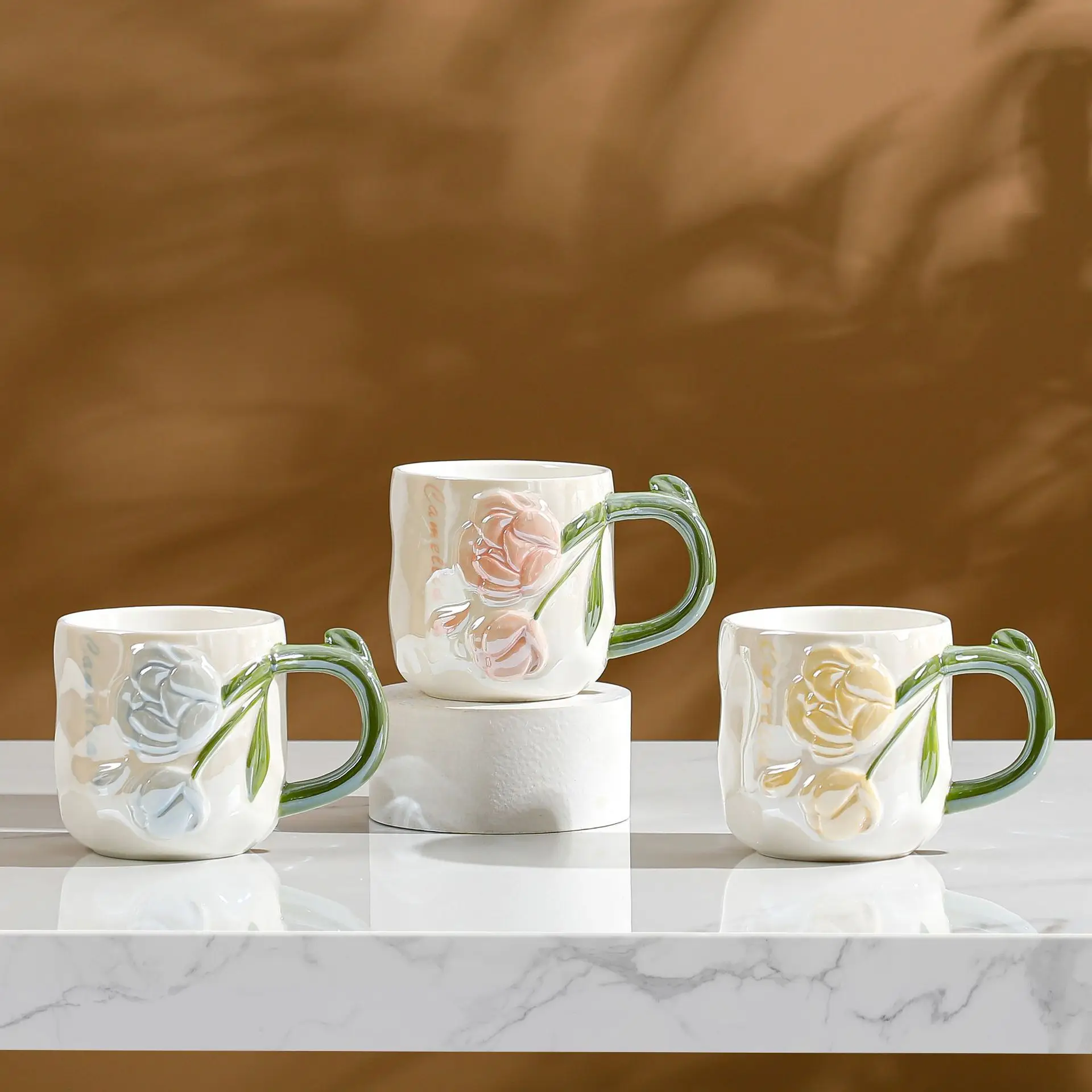 Wholesale New Fashion Pealrized 3D Tulip Ceramic Coffee Mugs Custom lower Ceramic Milk Cup water Mug with Lid