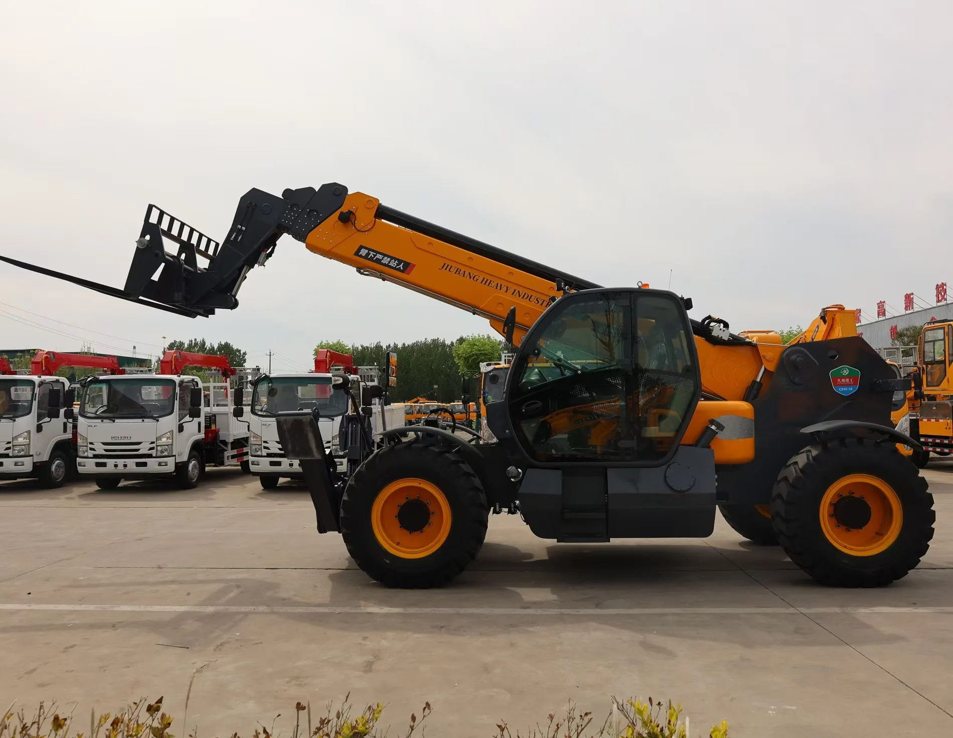 Multi functional telescopic arm forklift