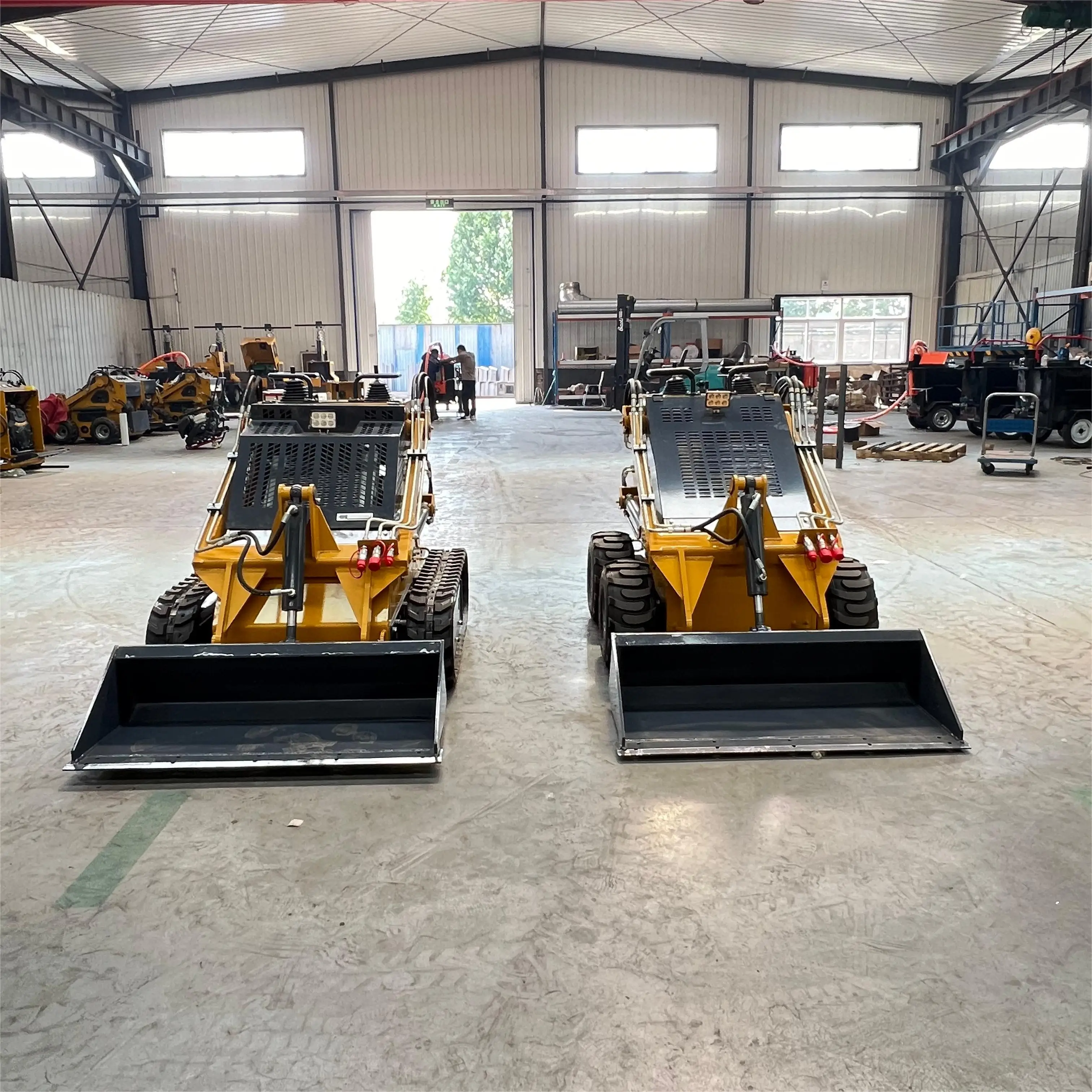 In Stock Wheel Track Loader 380 Flexible Vibration Hydraulic Skit Steer Loader