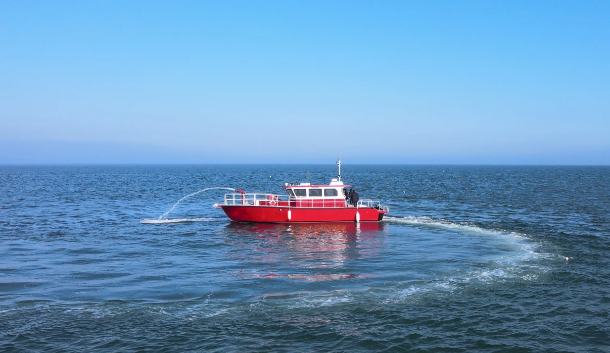 Long Aluminum Fire Fighting Rescue Work Boats with with Monitor Fire Pump