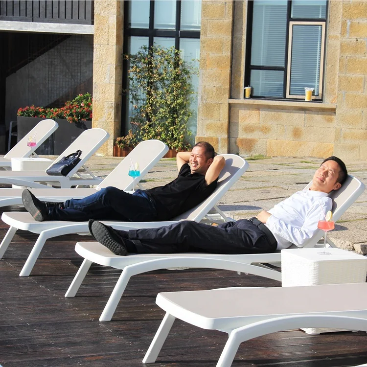 Plastic Beach Bed Modern Outdoor Furniture Swimming Pool Beach Use Sun Lounger