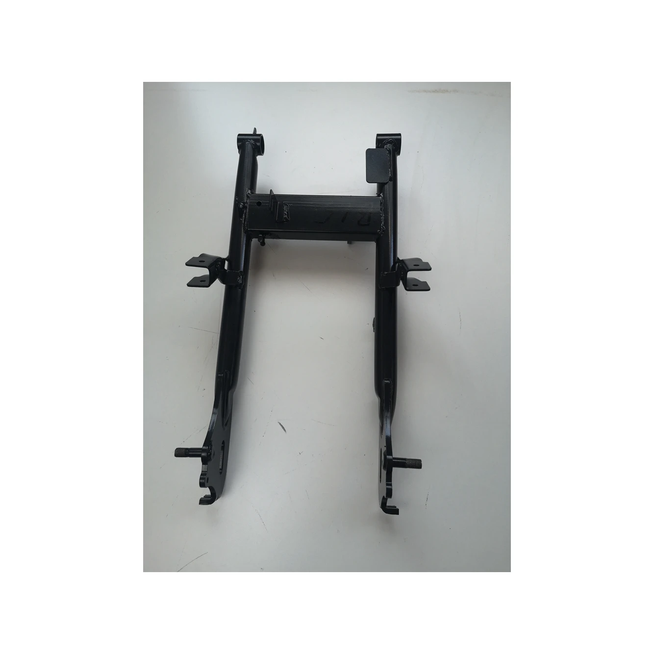 High Quality Durable Plastic Spraying Swing Arm Parts Rear Flat Fork for Motorcycle Parts Accessories