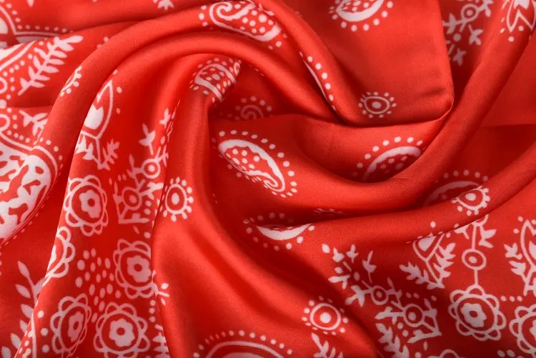 New high quality  paisley pattern scarf wholesale fashion  silk-like women   70 Satin Square scarves