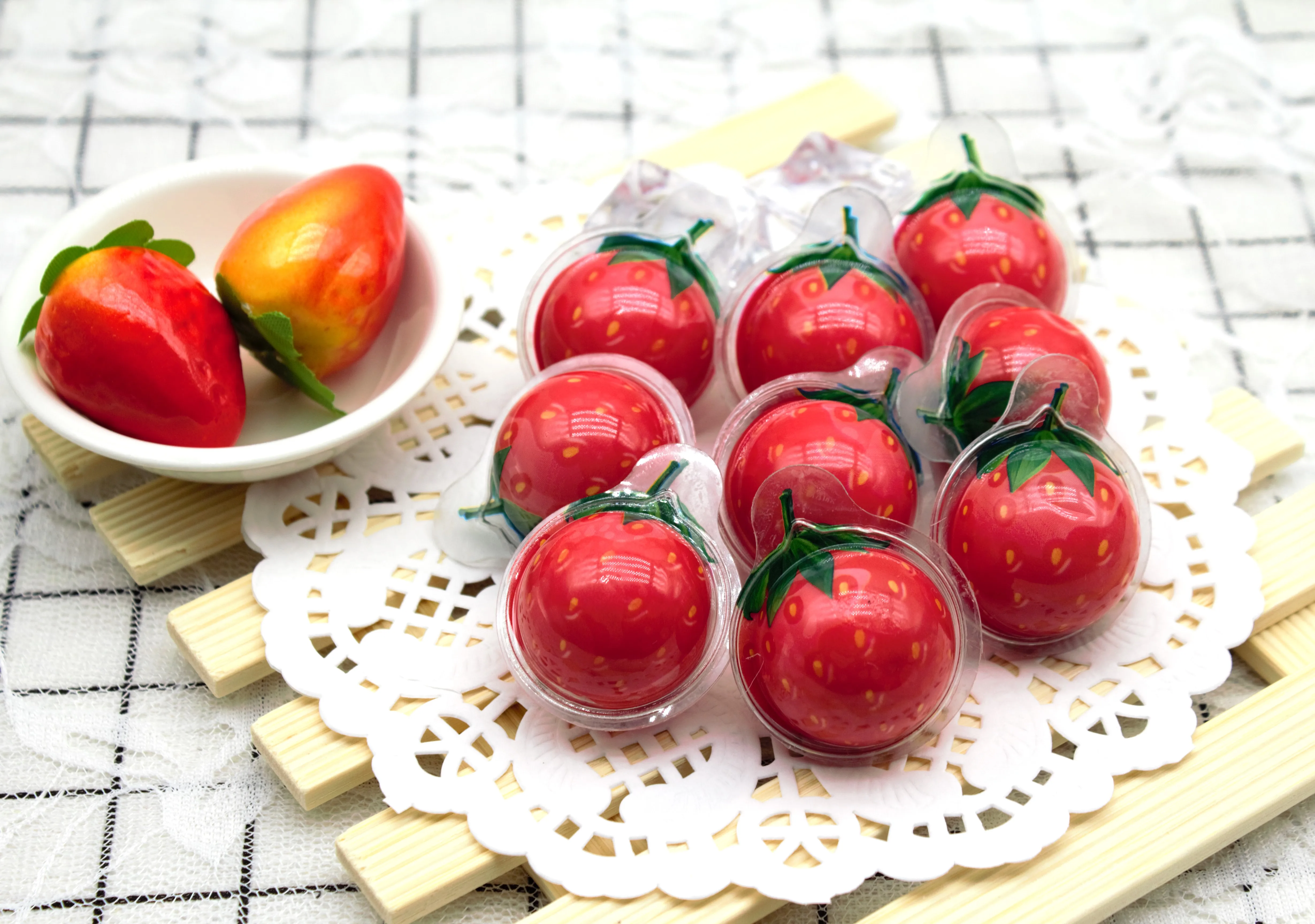 Factory Wholesale Strawberry Flavor jam filled  gummy candy