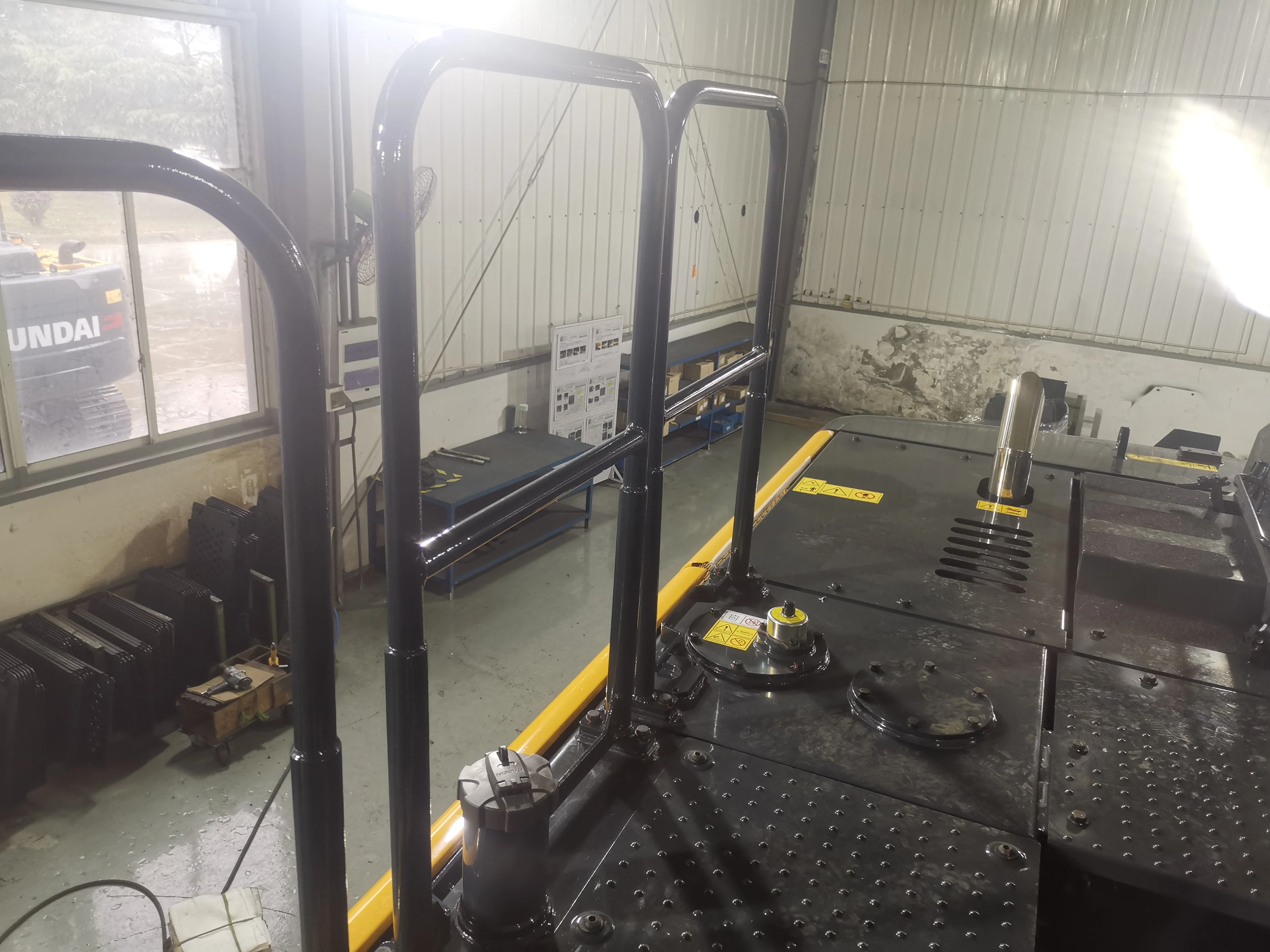 Hyundai 33 ton 34 ton HX340HD crawler excavator for sale