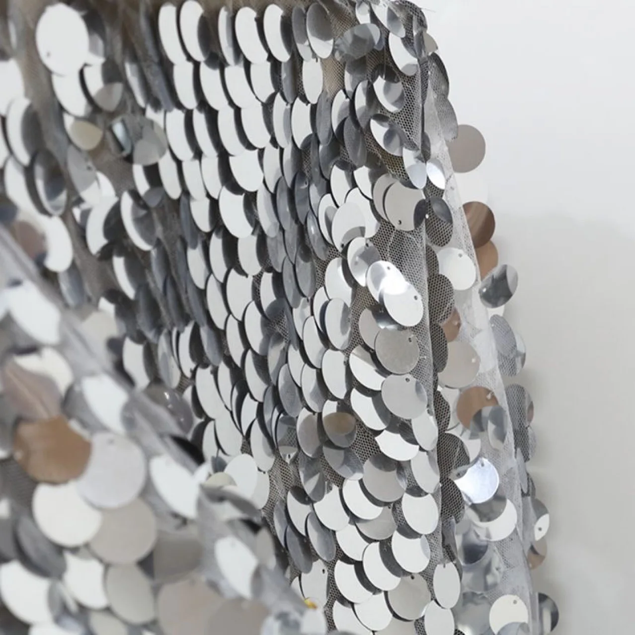 100% Polyester Mesh Fabric Matte Gold Sequin Embroidery 18mm Large Sequin Fabrics Home Decoration