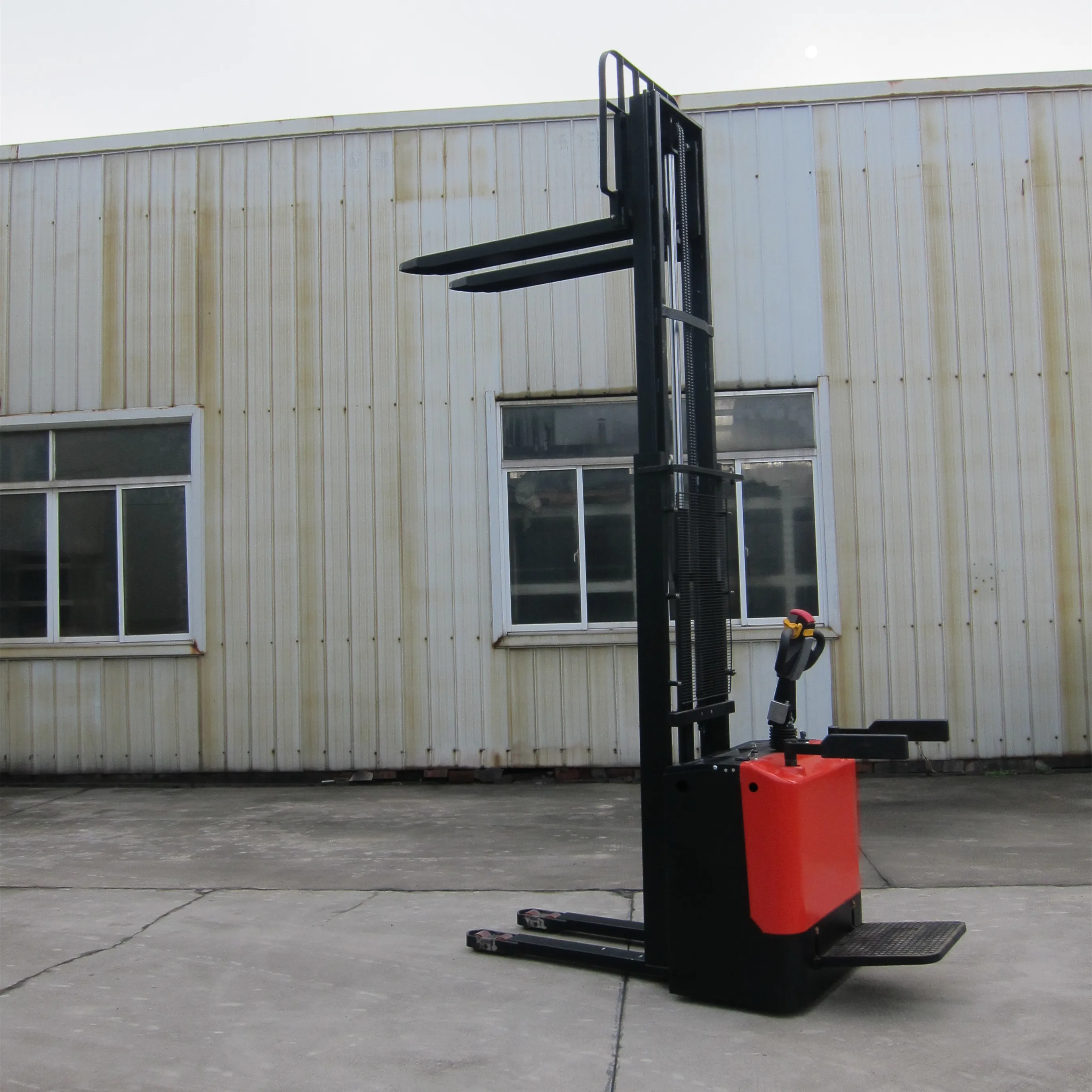 WELIFTRICH 2.0ton 2000kg rider electric stacker forklift lifter lifting height from 1.6m to 6m for warehouse strong structure