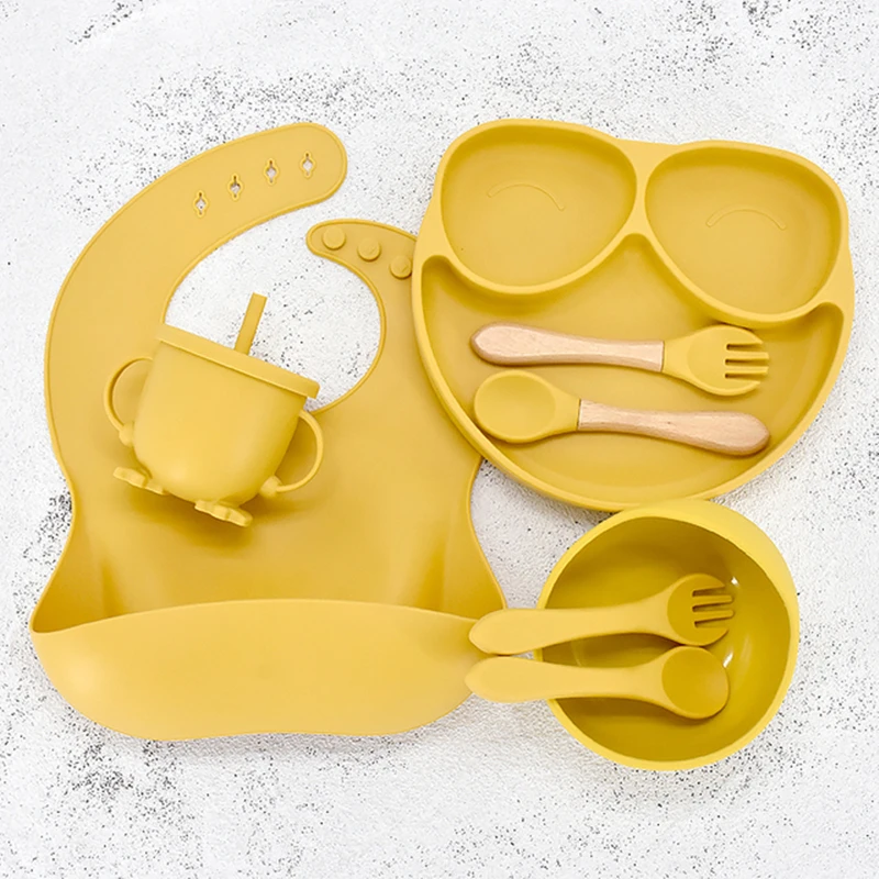 New Arrivals Kitchen Baby Accessories Set 8pcs Dinner Plate Bowl And Spoon BPA Free Silicone Weaning Baby Feeding Set